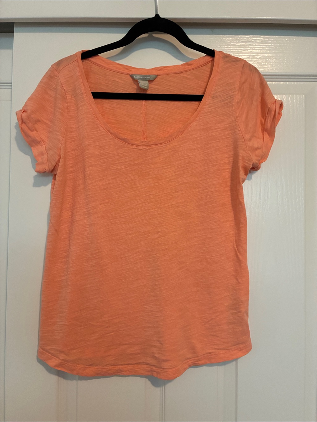 Banana Republic Coral Scoop Neck Short Sleeve Tee